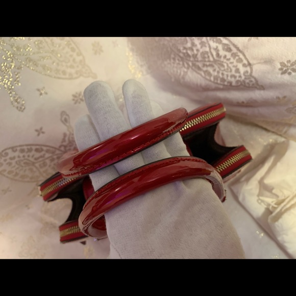 🔥HOST PICK🔥 guess limited edition 2 way bag - Picture 12 of 16